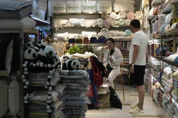 Skepticism prevails as Chinese leaders promise to back private